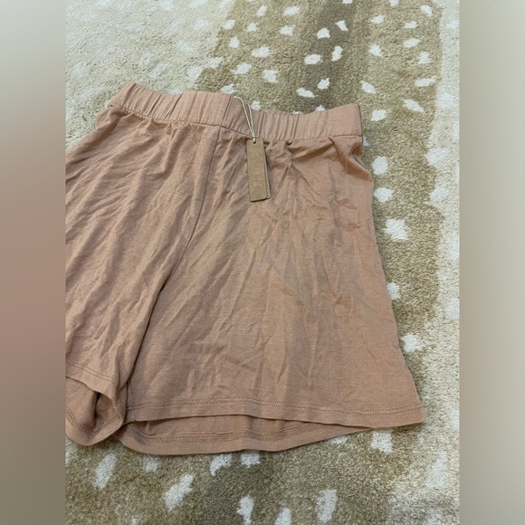 Skims NWT knit pajama shorts in ochre tan women’s size XXS - Picture 3 of 9